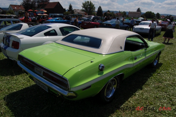 Dodge Challenger 1st generation 1970-1974 (1970 R/T 440 Magnum hardtop), right rear view