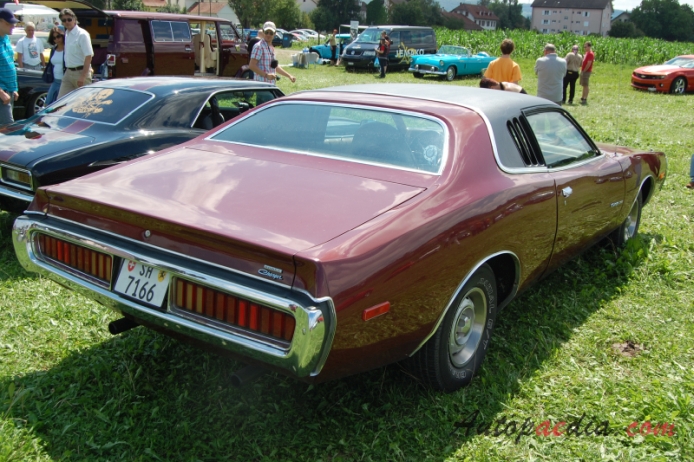 Dodge Charger B-body 3rd generation 1971-1974 (1973 Charger SE), right rear view