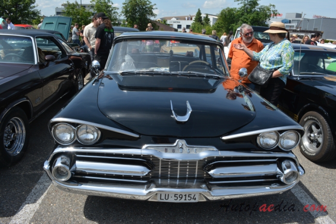 Dodge Coronet 4. generacja 1957-1959 (1959 sedan 4d), przód
