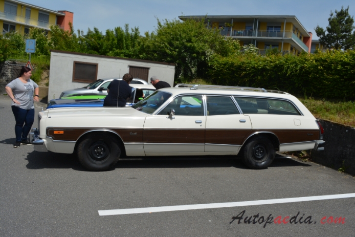 Dodge Coronet 7th generation 1975-1976 (Crestwood Station Wagon 5d), left side view