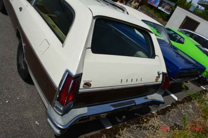 Dodge Coronet 7th generation 1975-1976 (Crestwood Station Wagon 5d), rear view