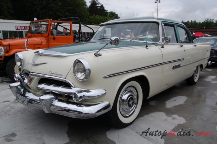 Dodge Custom Royal 1955-1959 (1956 Kingsway Custom sedan 4d), lewy przód