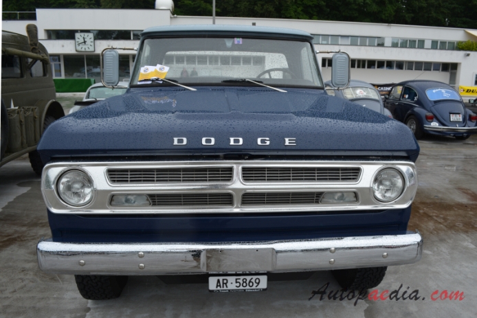 Dodge D series 2nd generation 1965-1971 (1970-1971 pickup 2d), front view