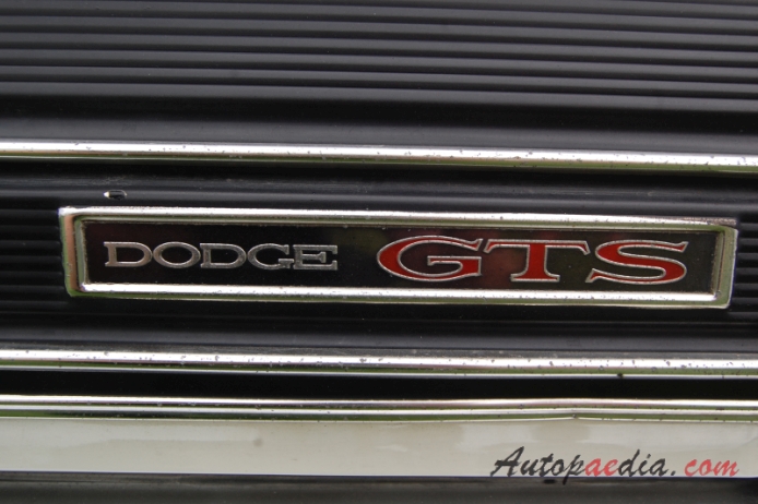 Dodge Dart 4. generacja 1967-1976 (1969 Custom GTS sedan 4d), emblemat tył 