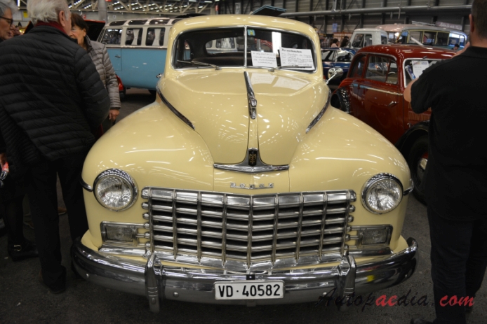 Dodge Deluxe D-24 1946-1949 (1947 sedan 4d), right front view