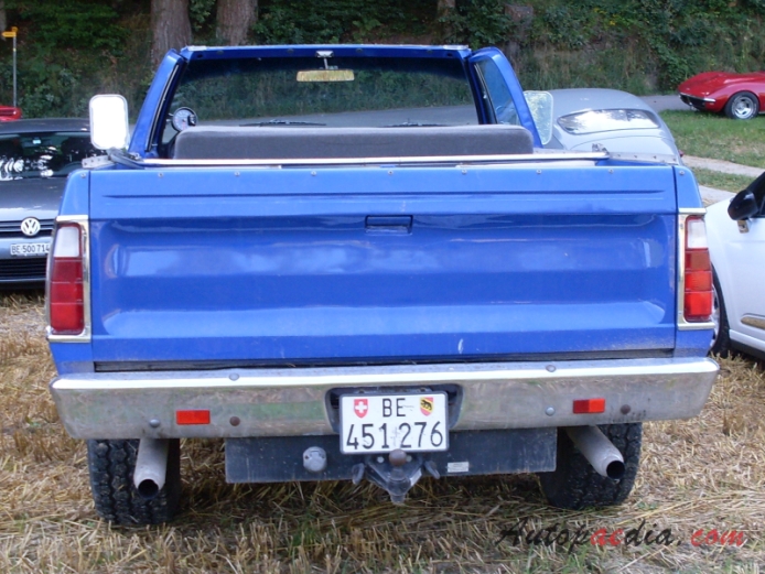 Dodge Ramcharger 1st generation 1974-1981 (1974-1976 SUV 2d), rear view