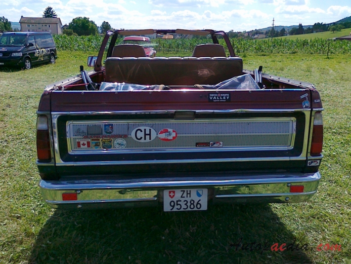 Dodge Ramcharger 1st generation 1974-1981 (1976 SUV 2d), rear view