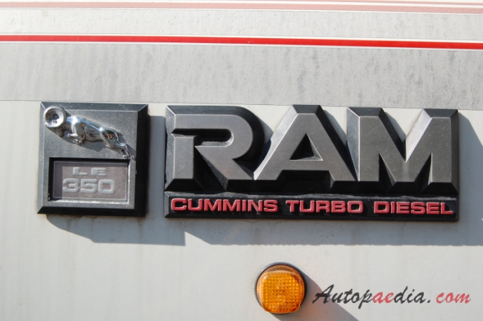 Dodge Ramcharger 2. generacja 1981-1993 (1986-1991 Caravan), emblemat bok 