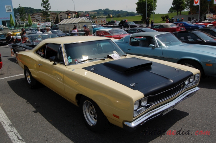 Dodge Super Bee 1st generation 1968-1970 (1969 hardtop 2d), right front view