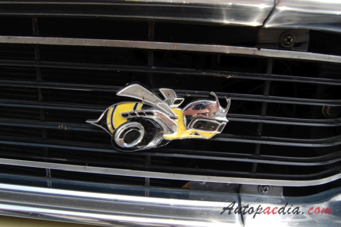 Dodge Super Bee 1. generacja 1968-1970 (1969 hardtop 2d), emblemat przód 