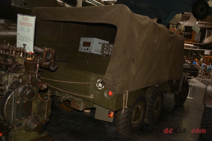 Dodge WC series 1940-1945 (1942 T223 WC-62 military truck)), right rear view