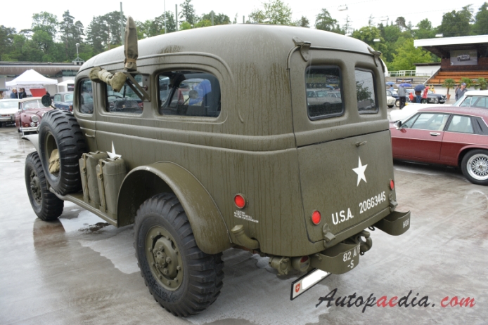 Dodge WC series 1940-1945 (1942 WC-53 Carryall pojazd wojskowy)), lewy tył