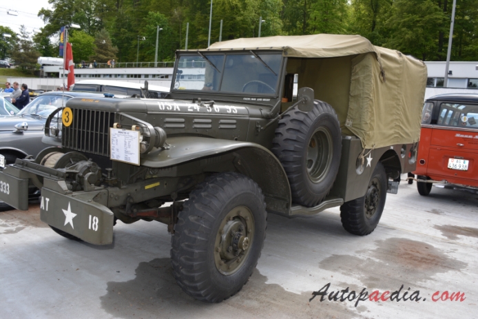 Dodge WC series 1940-1945 (1943 WC-52 pojazd wojskowy)), lewy przód