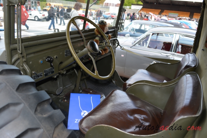 Dodge WC series 1940-1945 (1943 WC-52 military truck)), interior