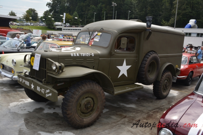 Dodge WC series 1940-1945 (1943 WC-54 pojazd wojskowy)), lewy przód