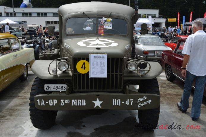 Dodge WC series 1940-1945 (1943 WC-54 pojazd wojskowy)), przód