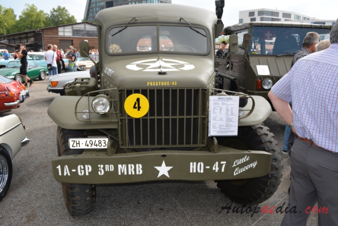 Dodge WC series 1940-1945 (1943 WC-54 military truck)), front view