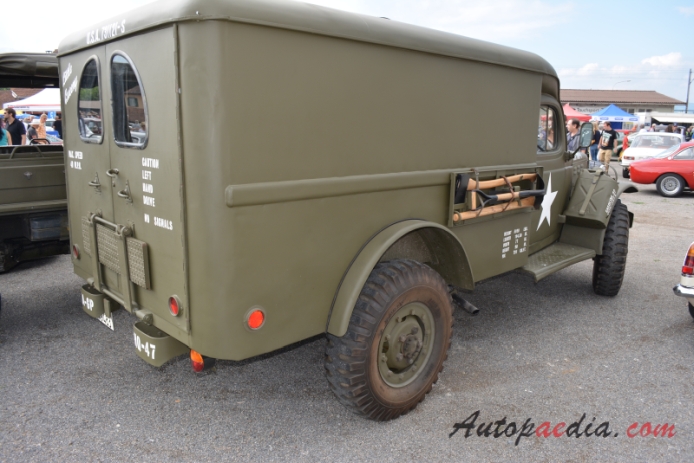 Dodge WC series 1940-1945 (1943 WC-54 pojazd wojskowy)), prawy tył