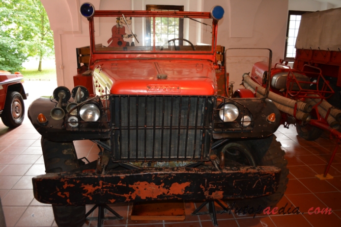 Dodge WC series 1940-1945 (WC-51 wóz strażacki), przód