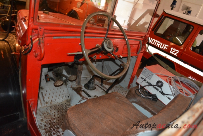 Dodge WC series 1940-1945 (WC-51 wóz strażacki), wnętrze