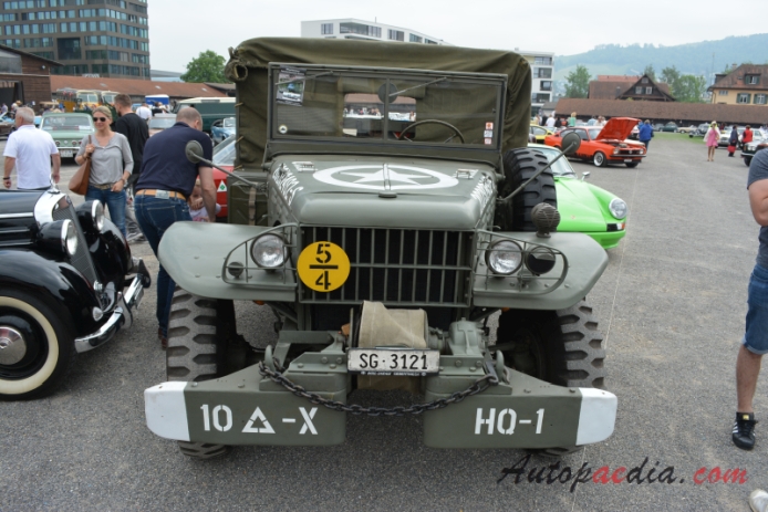 Dodge WC series 1940-1945 (WC-52 pojazd wojskowy)), przód