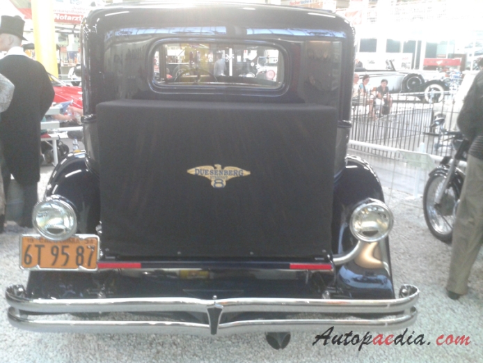 Duesenberg Model J 1928-1937 (1934 limousine 4d), rear view