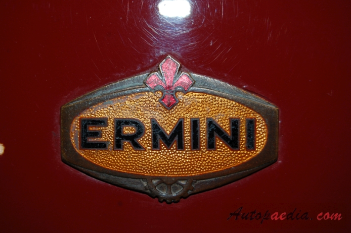 Ermini 1952 (1100 Sport roadster 2d), front emblem  