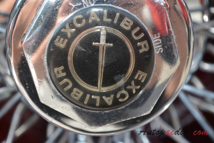 Excalibur 1965-1997 (1970-1974 Series II phaeton 2d), detail  