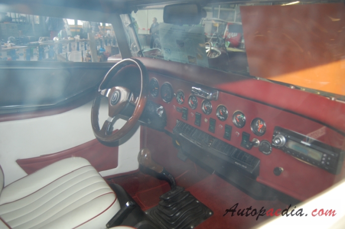 Excalibur 1965-1997 (1979 SS Phaeton Series III), interior