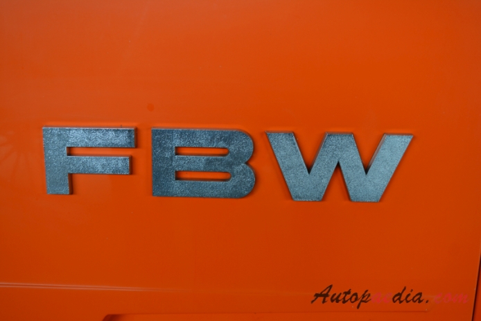 FBW 91U 1975-1980 (1975 FBW 91U EU4A Zugerland Verkehrsbetriebe), front emblem  