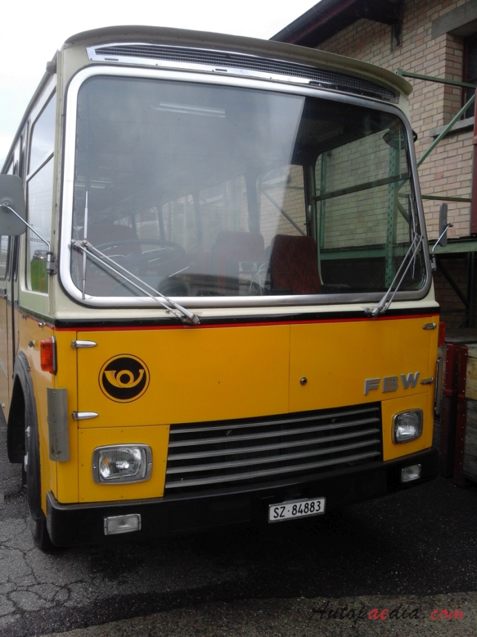 FBW B50-U (C50-U/BU4) 1952-1983 (1968 50U 54R VST Postauto Alpenwagen IV-U), przód