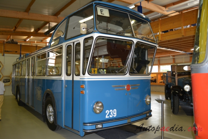 FBW B 71 UH 1959-1962 (1959 Tüscher Hochlenker VBZ 239 autobus miejski), prawy przód