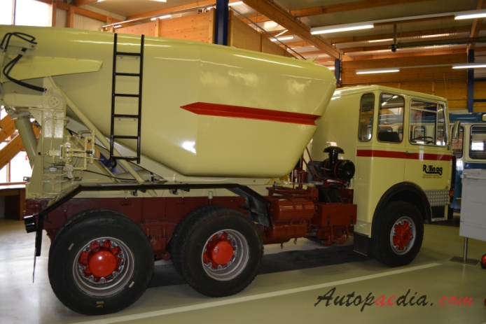 FBW Frontlenker (kabina nad silnikiem) 1947-1985 (1974 FBW 80-V-E 4A Röllin AG Hirzel 6x4 transport betonu), prawy bok
