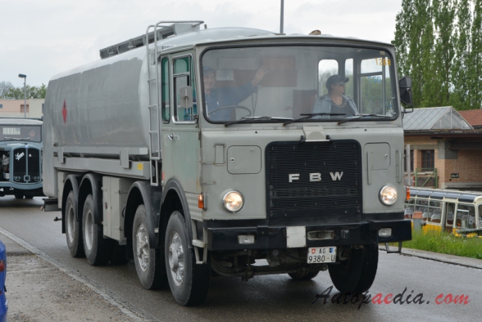 FBW Frontlenker (cab over engine) 1947-1985 (1976-1979 FBW 85-V 8x4 military truck tank truck), right front view