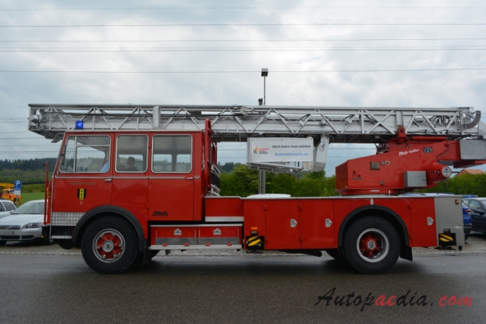 FBW Frontlenker (kabina nad silnikiem) 1947-1985 (1976 FBW L50-V Feuerwehr Wetzikon Metz wóz strażacki), lewy bok