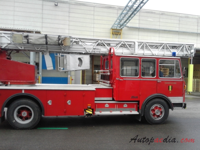 FBW Frontlenker (cab over engine) 1947-1985 (1976 FBW L50-V Feuerwehr Wetzikon Metz fire engine), right side view