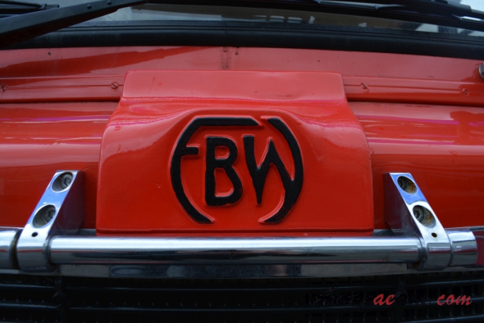 FBW Frontlenker (kabina nad silnikiem) 1947-1985 (1977 FBW 50-V Nüssli ciągnik siodłowy), emblemat przód 