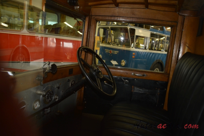 FBW Hauber (conventional truck) 1919-1985 (1933 FBW F2 Stadt Zürich flatbed truck), interior