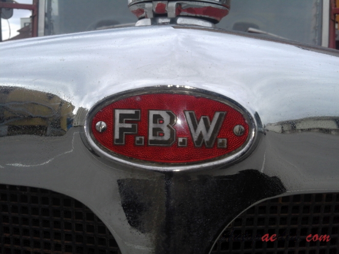FBW Hauber (kabina za silnikiem) 1919-1985 (1946-1949 FBW L40 BIWAG Getränke AG nadwozie skrzyniowe), emblemat przód 