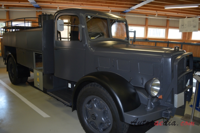 FBW Hauber (kabina za silnikiem) 1919-1985 (1948 FBW L50 cysterna, pojazd wojskowy), prawy przód
