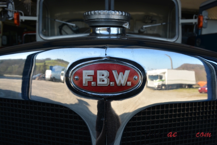 FBW Hauber (conventional truck) 1919-1985 (1953 FBW L50 Fritz Gehrig Schlieren dump truck), front emblem  