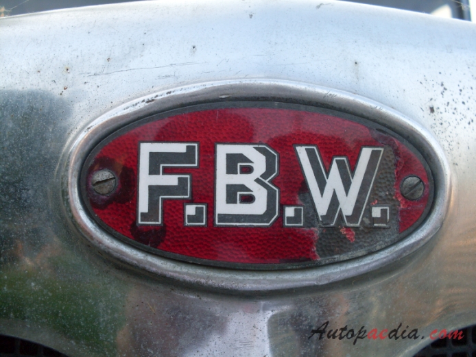 FBW Hauber (kabina za silnikiem) 1919-1985 (1956-1967 L35 Tüscher wywrotka), emblemat przód 