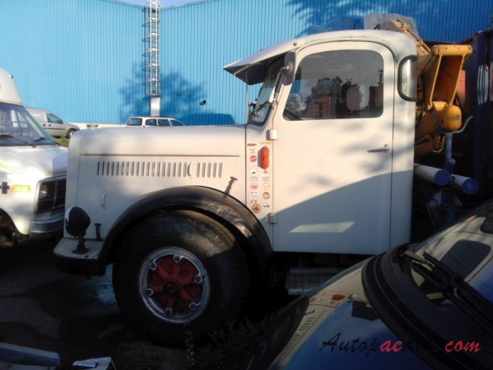 FBW Hauber (kabina za silnikiem) 1919-1985 (1956-1968 FBW L70/3-SK wywrotka), lewy bok