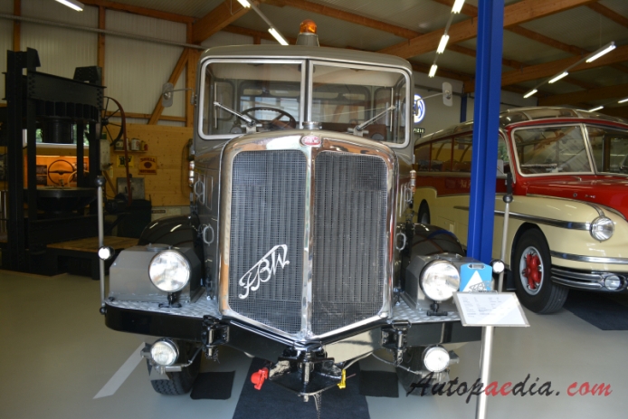 FBW Hauber (kabina za silnikiem) 1919-1985 (1960 FBW X50/X70 SBB pojazd szynowo-drogowy), przód