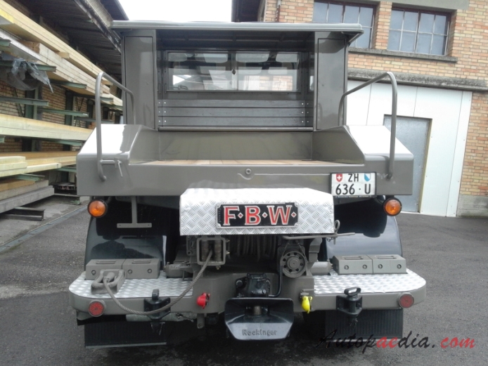 FBW Hauber (kabina za silnikiem) 1919-1985 (1960 FBW X50/X70 SBB pojazd szynowo-drogowy), tył