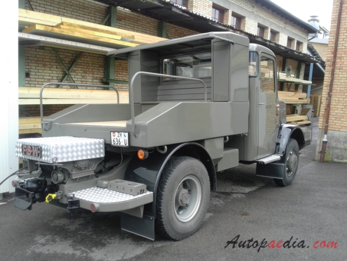 FBW Hauber (kabina za silnikiem) 1919-1985 (1960 FBW X50/X70 SBB pojazd szynowo-drogowy), prawy tył