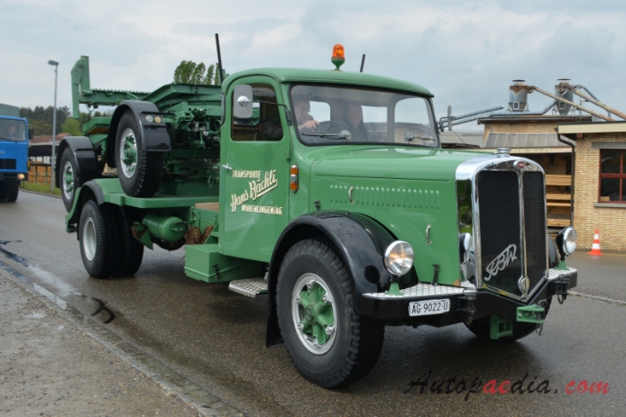 FBW Hauber (kabina za silnikiem) 1919-1985 (1961 FBW DD L50/70 Hans Bächli Transporte Würenlingen AG Langholzwagen), prawy przód