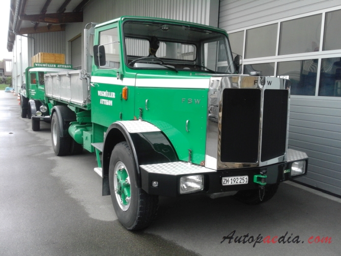 FBW Hauber (kabina za silnikiem) 1919-1985 (1970-1973 FBW L50/70 Wegmüler Attikon wywrotka), prawy przód