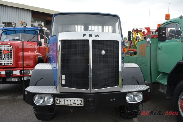 FBW Hauber (kabina za silnikiem) 1919-1985 (1970 FBW L70 EDA Roth Dürnten wywrotka), przód