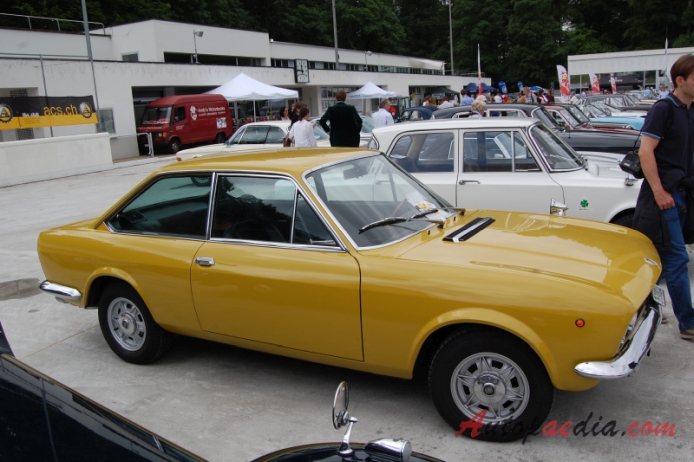 Fiat 124 Coupé BC 1969-1972 (1972 Fiat 124 1600 Sport Coupé 2d), prawy bok